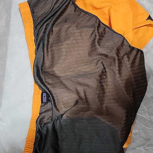 New Patagonia Men's Baggies Shorts 5"  Bright Orange Run Sports - Picture 8 of 13